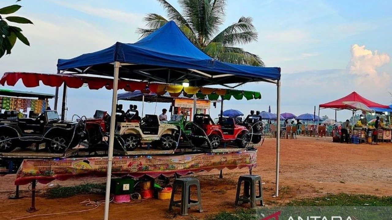 Pemkab Natuna serius hapus pungli terhadap UMKM di Pantai Piwang, potensi tingkatkan PAD hingga setengah miliar rupiah per tahun. Bagaimana langkahnya?
