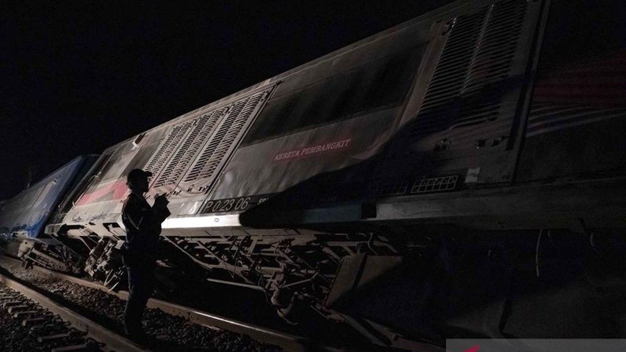 Fakta Unik: KAI Kerahkan 13 Bus Angkut 539 Penumpang dari Tegal Akibat KA Anjlok