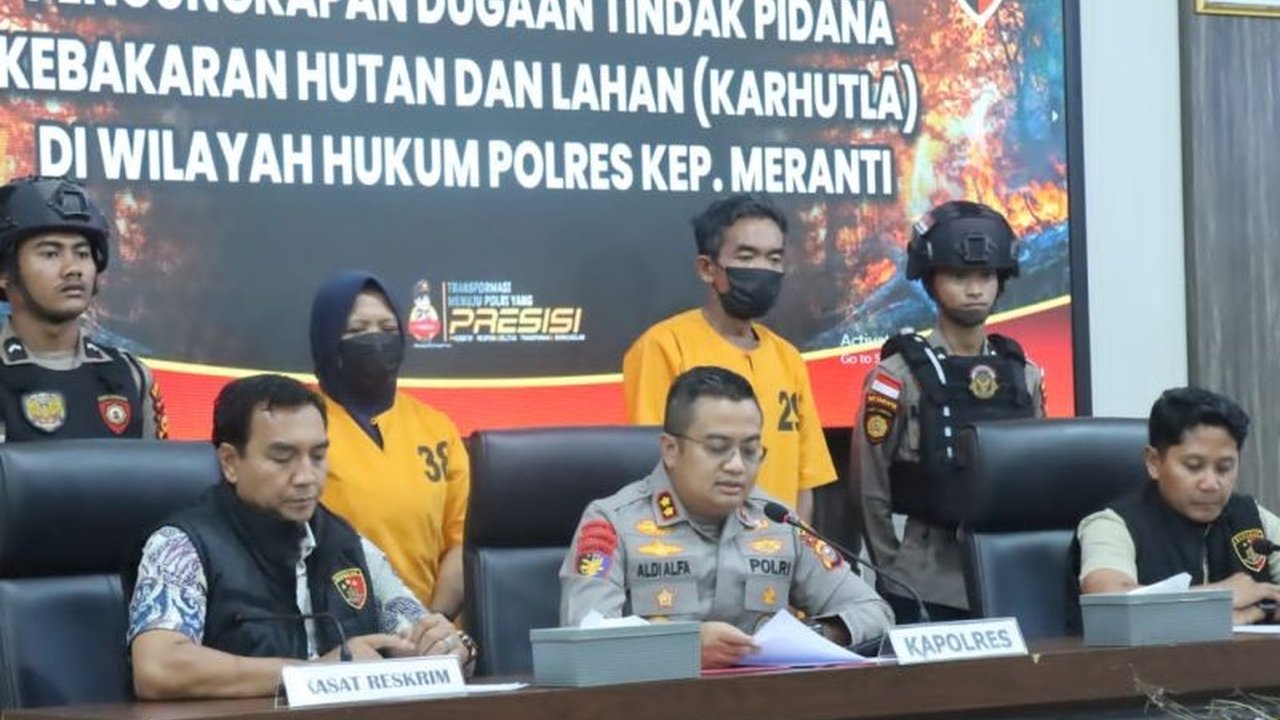 Polres Kepulauan Meranti berhasil menetapkan dua tersangka kasus Karhutla Meranti seluas 1,5 hektare di dua lokasi berbeda, mengungkap motif pembakaran lahan.