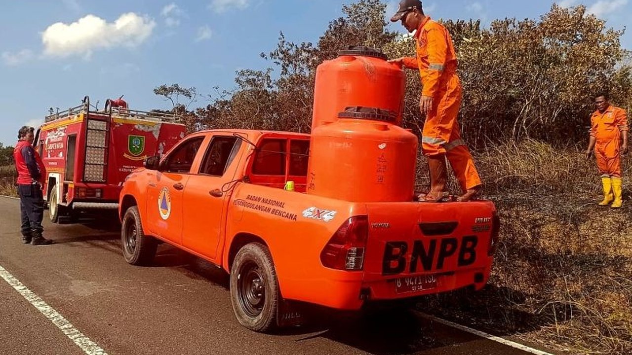 Pemerintah Kabupaten Natuna mengambil langkah antisipasi serius menghadapi potensi Karhutla Natuna yang diperkirakan meningkat awal Agustus, menyusul laporan BMKG. Apa saja persiapannya?