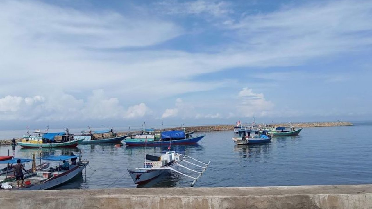 Satuan Polairud Polres Kepulauan Selayar tangani tiga kasus dugaan perdagangan biota laut sepanjang 2025, termasuk Lola Merah, mengungkap tantangan pengawasan perairan.