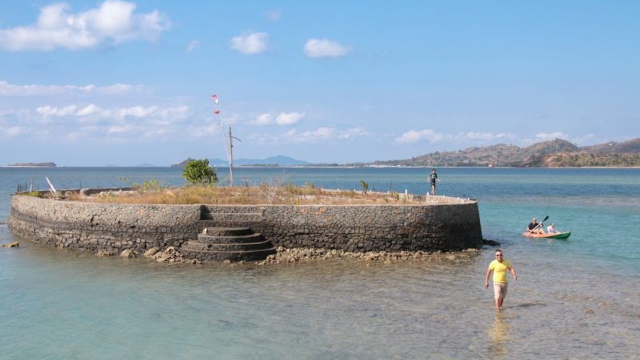 Investigasi dimulai! PSDKP Benoa akan menelusuri dugaan pulau reklamasi ilegal seluas 4 are di Gili Gede, Lombok Barat, yang tak berizin.