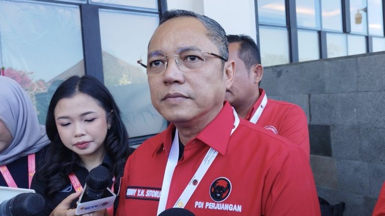 Hari kedua Kongres PDIP di Bali akan diwarnai pidato politik penutup Megawati Soekarnoputri, sekaligus penentuan nasib pengurus baru lewat hak prerogatifnya yang menarik.