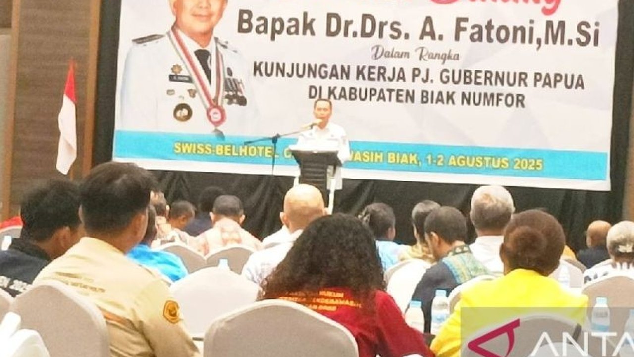 Penjabat Gubernur Papua Agus Fatoni mengajak masyarakat Biak Numfor menyukseskan PSU Pilkada Papua pada 6 Agustus 2025. Akankah ini jadi contoh demokrasi yang patut ditiru?