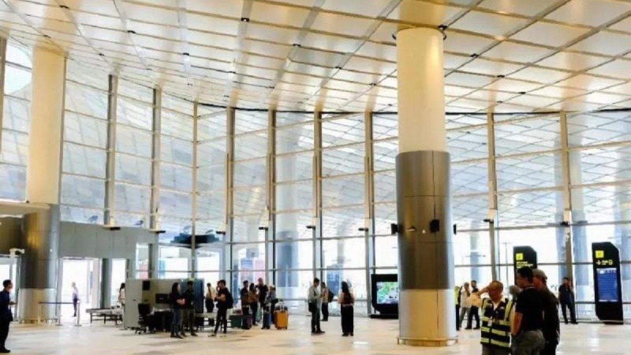 Kementerian Perhubungan mendukung penuh Bandara Dhoho Kediri sebagai alternatif penerbangan umrah, membuka peluang baru bagi jemaah Jawa Timur dan mengurangi beban Bandara Juanda.