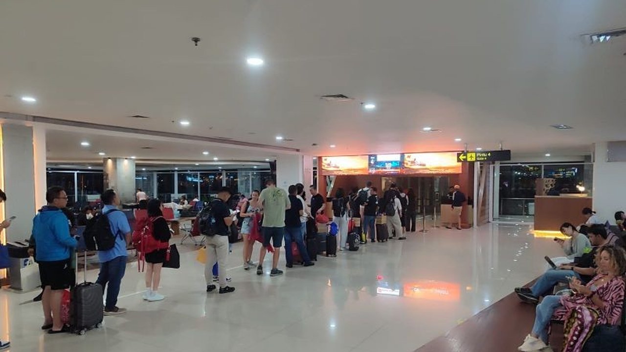 Bandara Bali I Gusti Ngurah Rai kembali normal setelah sempat terganggu erupsi Gunung Lewotobi Laki-laki dan Gunung Lewotolok. Bagaimana pemulihannya?