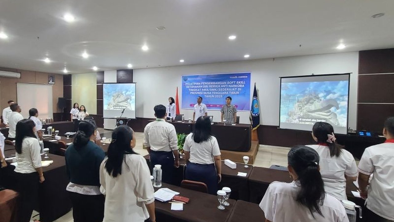 BNN NTT tingkatkan ketahanan pelajar dari narkoba melalui pelatihan soft skill guru di Kupang. Angka 1,52% pelajar terlibat narkoba jadi perhatian serius.
