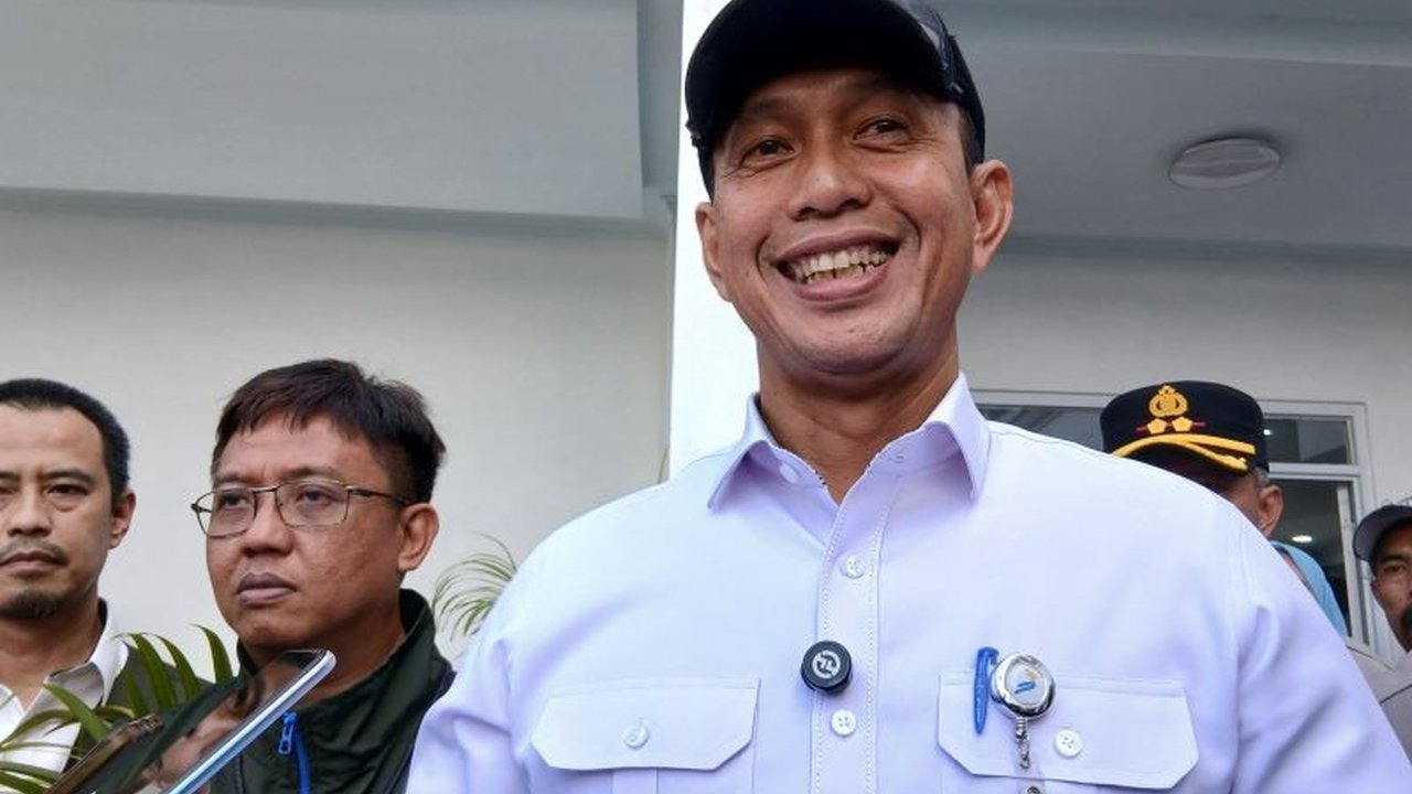 Perum Bulog terus berupaya stabilkan harga beras di masyarakat melalui program Bantuan Pangan Beras 10 kg. Bagaimana langkah Bulog memastikan distribusi tepat sasaran?