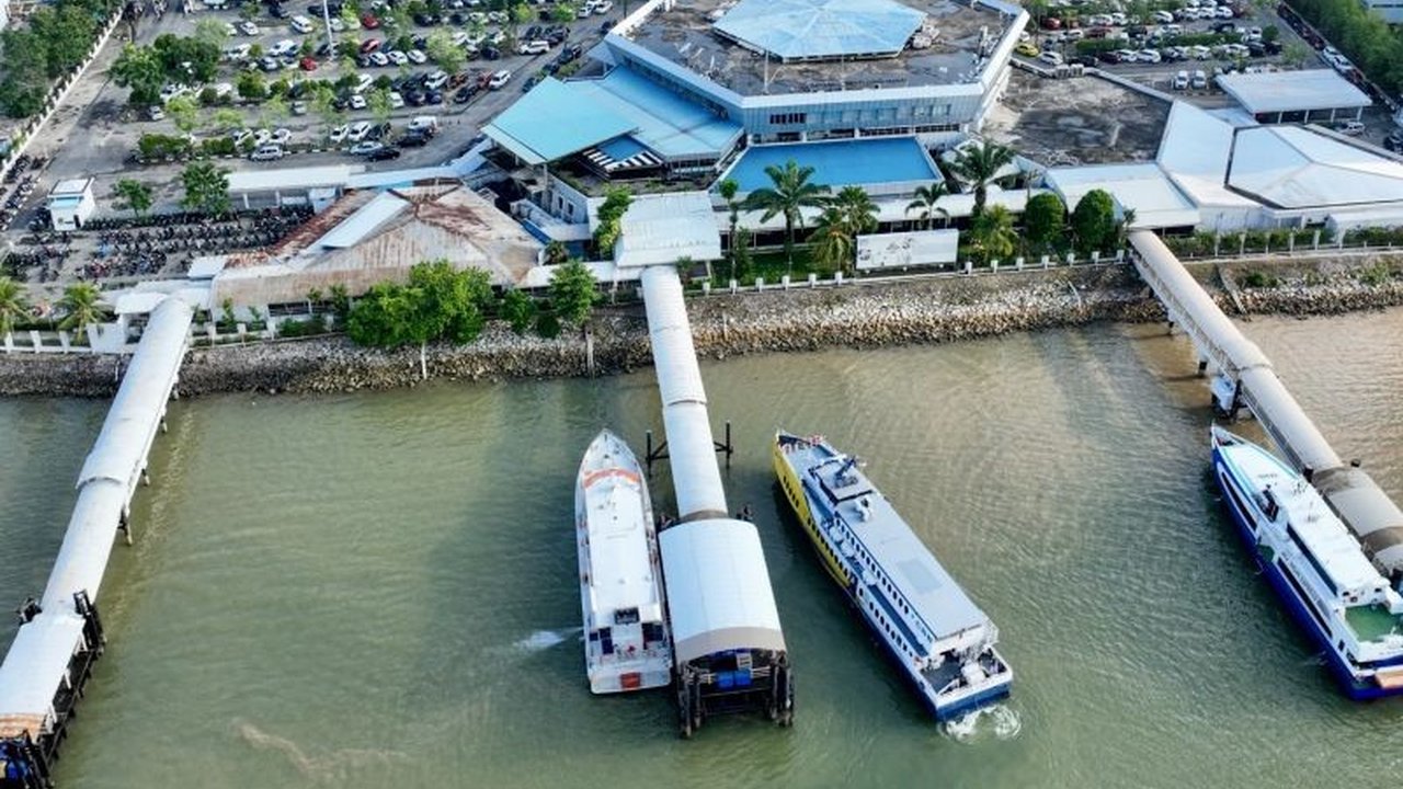 BP Batam mencatat pertumbuhan signifikan volume peti kemas pelabuhan sebesar 15% pada semester I 2025. Capaian ini menunjukkan fondasi kuat dan potensi besar pelabuhan Batam.