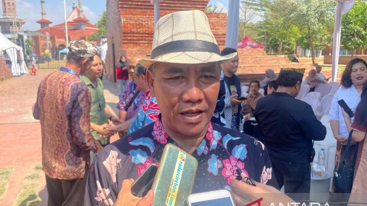 Dinas Kebudayaan dan Pariwisata Kota Cirebon mengandalkan gelaran Festival Cirebon 2025 untuk menarik 2,6 juta wisatawan, melanjutkan kesuksesan yang melampaui target pada tahun sebelumnya.