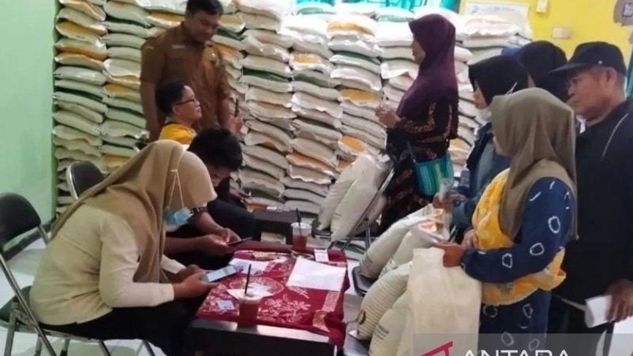 Sebanyak 105.109 warga Pamekasan menerima Bantuan Pangan Pemerintah. Namun, ada fakta menarik di balik angka tersebut. Simak selengkapnya!