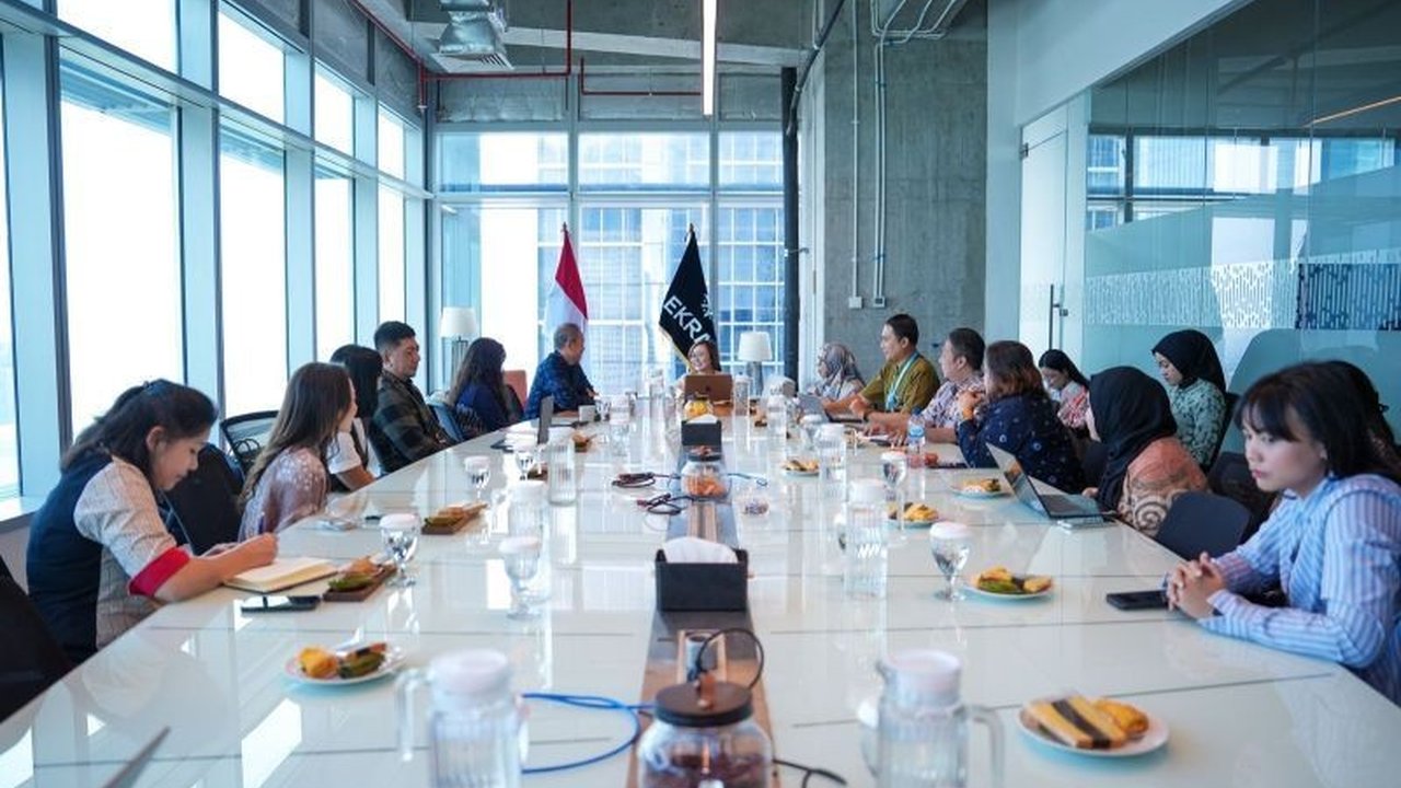 Wakil Menteri Ekraf Irene Umar menegaskan pentingnya Peran Industri Jaga Budaya Bangsa, menyoroti Pagelaran Sabang Merauke sebagai bukti nyata. Penasaran bagaimana industri berkontribusi?