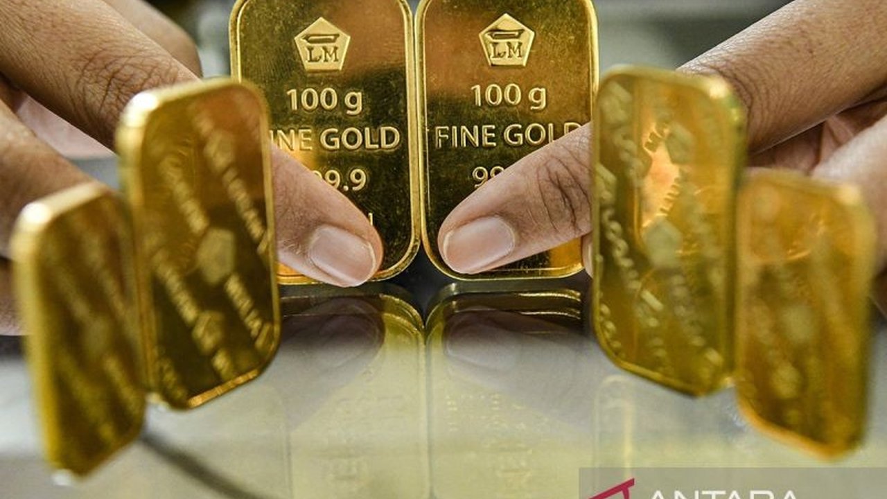 Harga Emas Antam hari ini mengalami penurunan signifikan, membuat nilai jual kembali ikut terpengaruh. Simak detail lengkap dan potensi dampaknya bagi investasi Anda.