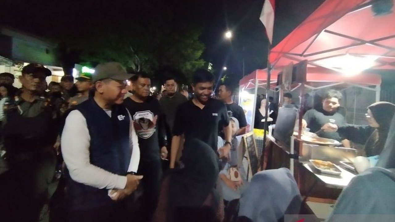 Uji coba Car Free Night Kudus di Jalan Ramelan sukses besar dan akan rutin digelar sebulan sekali. Program ini diharapkan jadi magnet hiburan dan penggerak ekonomi UMKM.