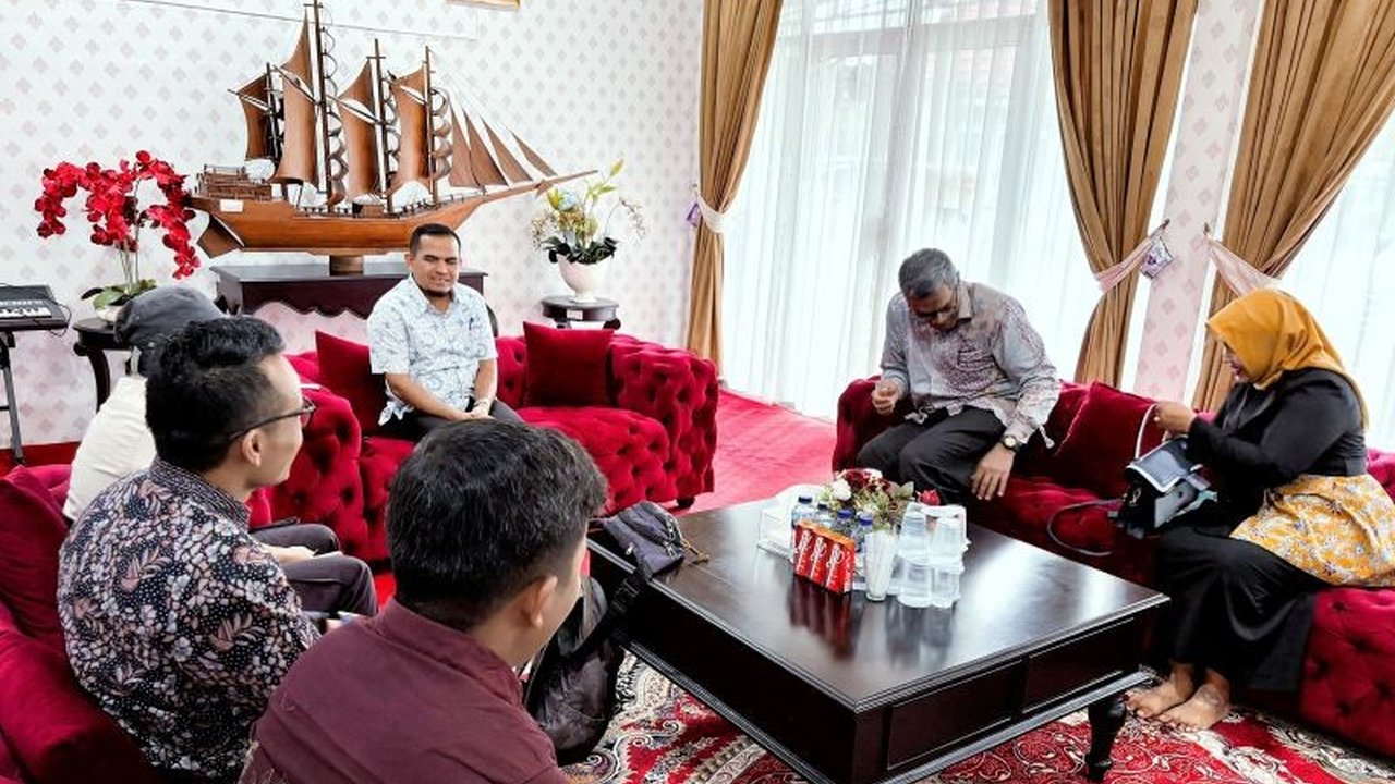 Pemerintah Kabupaten Solok bertekad menjadikan Kopi Solok sebagai komoditas unggulan nasional. Bagaimana strategi Pemkab Solok mendongkrak ekonomi lokal dan potensi pendapatan yang bisa diraih?