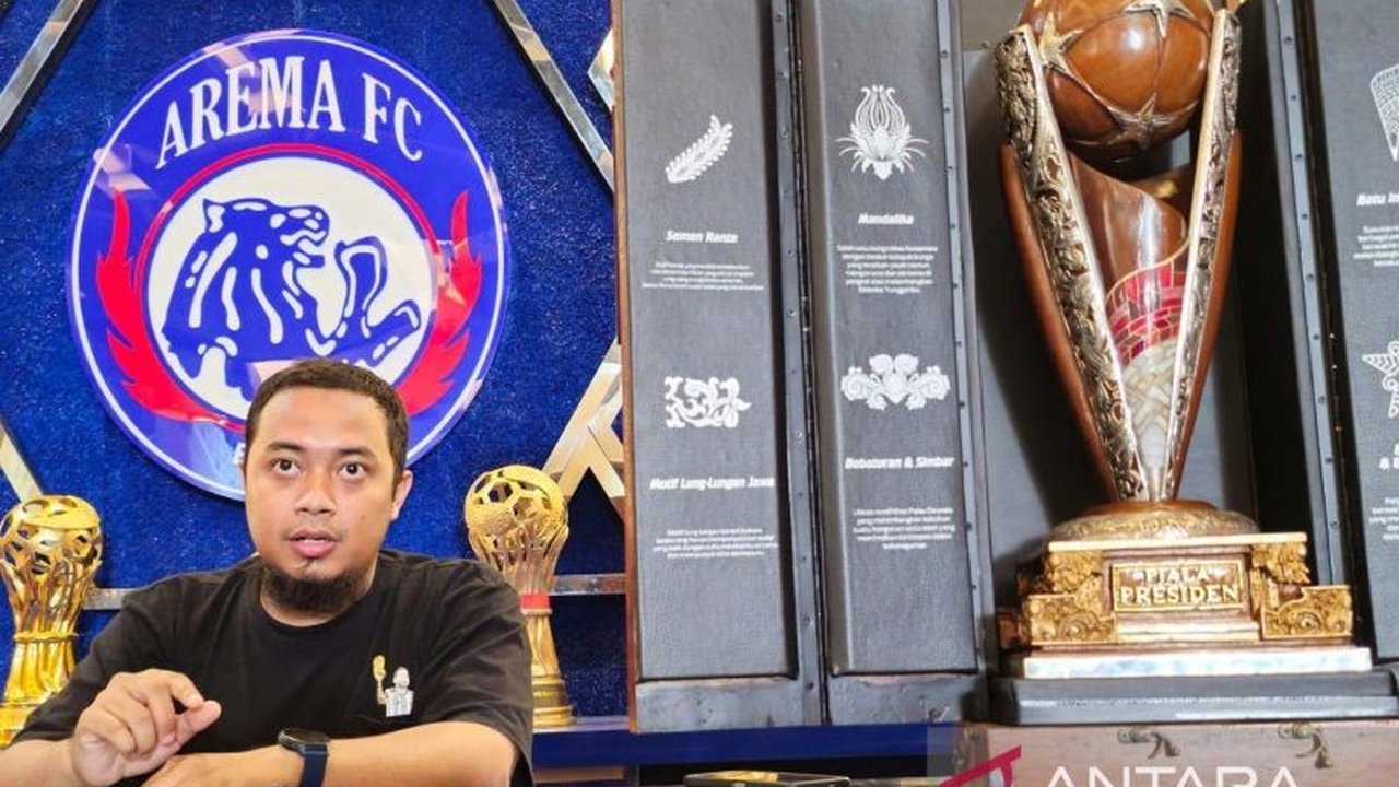 Manajemen Arema FC resmi merilis harga tiket Arema FC untuk Super League 2025/2026. Simak rincian kategori dan fasilitas menarik yang ditawarkan, termasuk keistimewaan VVIP!