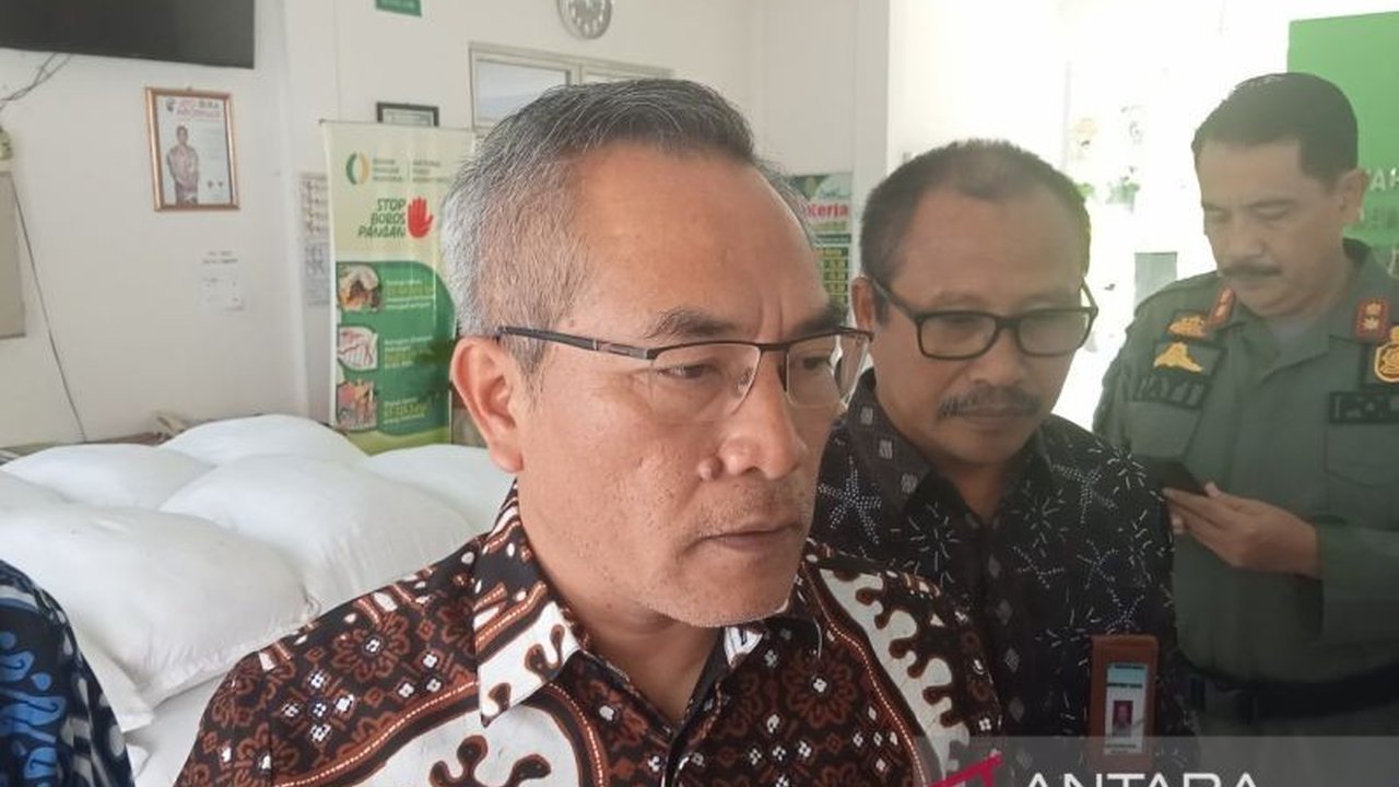 Pemerintah Kabupaten Bantul mengalokasikan sebagian APBD Perubahan Bantul 2025 untuk menutupi kekurangan biaya BPJS Kesehatan, menjamin 100% warga tercover.