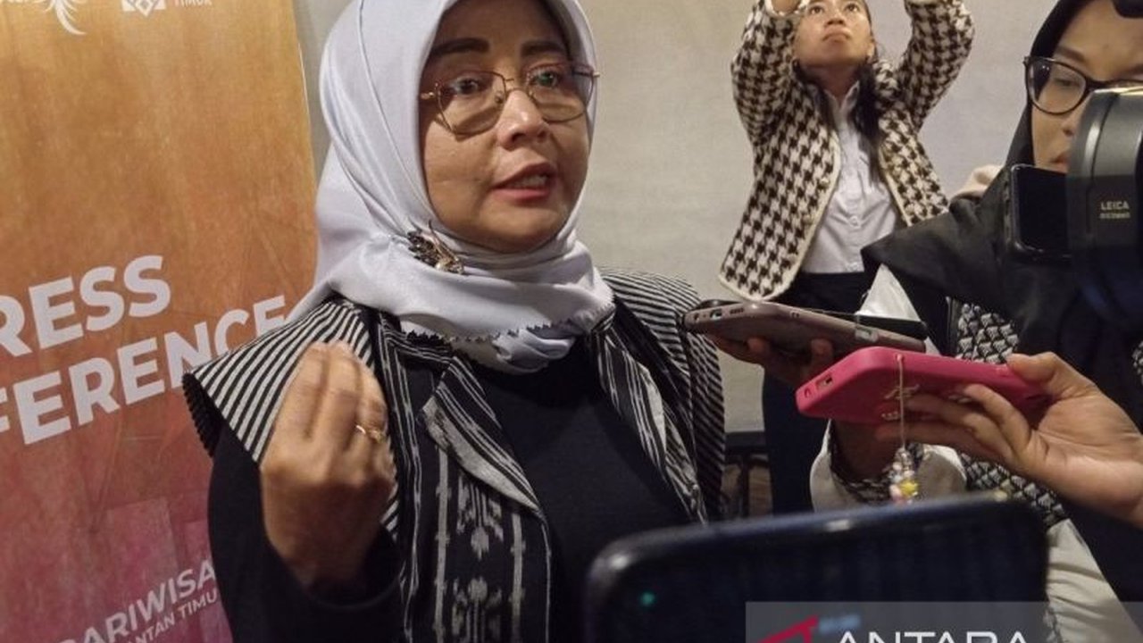 Dinas Pariwisata Kaltim optimis target kunjungan Wisatawan Nusantara Kaltim 6,9 juta tercapai. Capaian 60 persen per Juli didorong strategi MICE dan penambahan rute penerbangan.