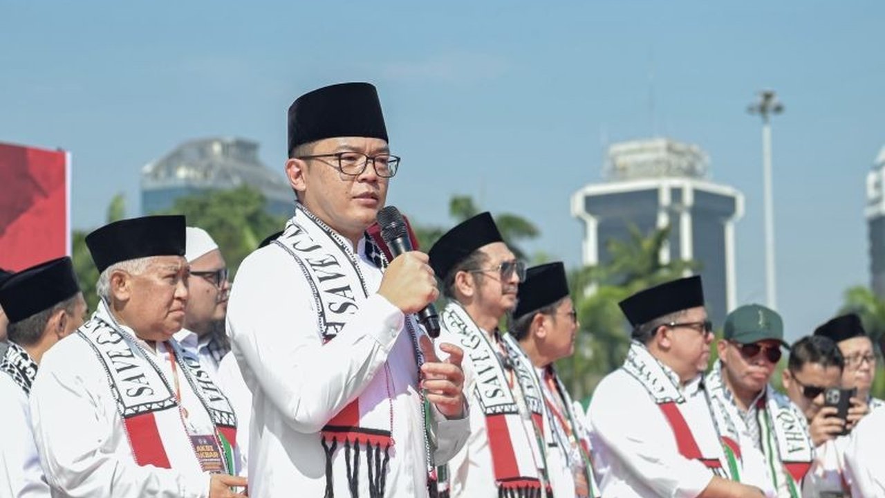 Pemerintah Indonesia, melalui Menlu Sugiono, memastikan pengiriman 10 ribu ton Bantuan Beras Palestina untuk krisis kemanusiaan. Simak komitmen RI selanjutnya!
