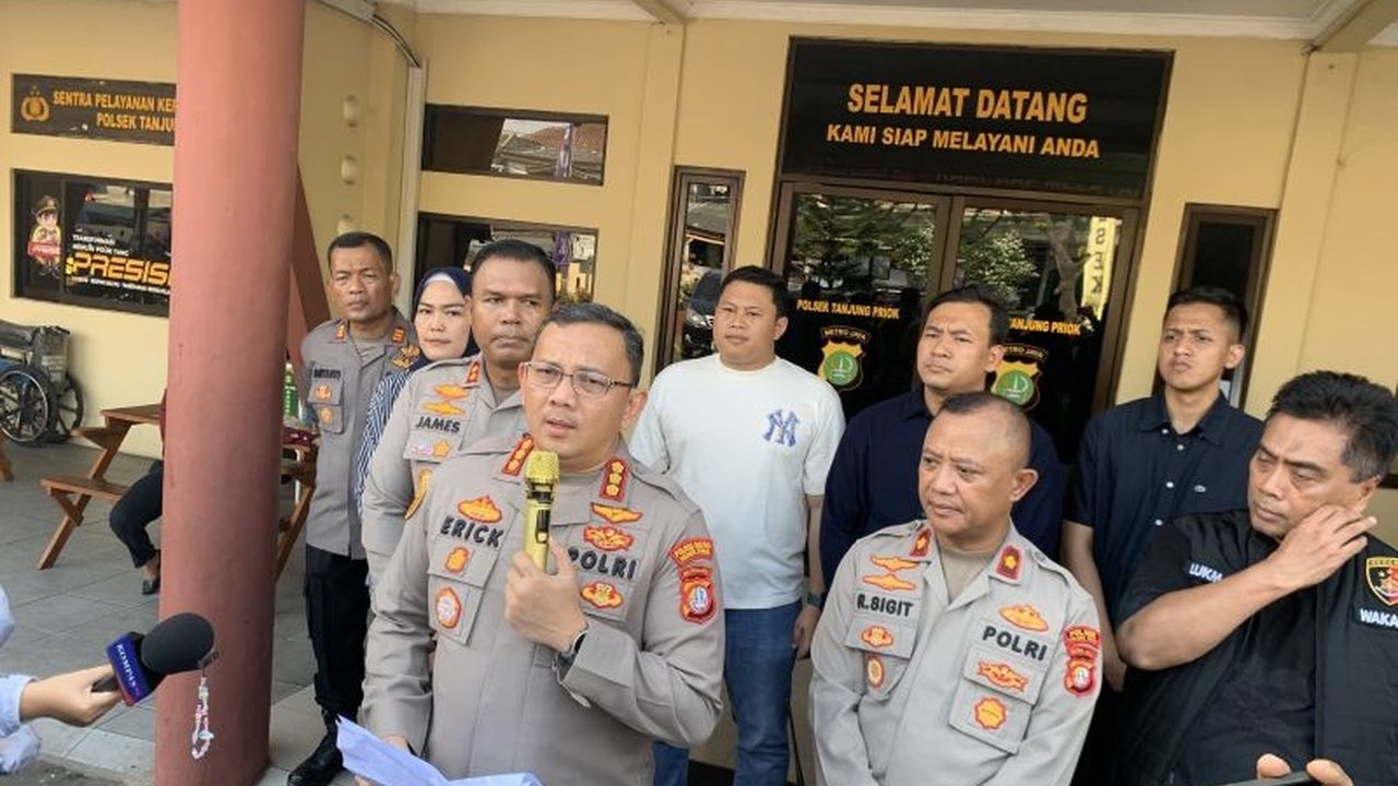 Empat pelajar ditangkap polisi terkait kasus penyiraman air keras di Tanjung Priok. Siapa mereka dan apa motif di balik aksi brutal yang melukai seorang siswa ini?