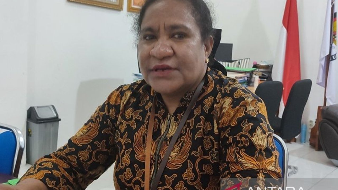 KPU Papua mulai mendistribusikan logistik PSU Pilkada ke wilayah terpencil. Proses pengiriman logistik PSU Pilkada Papua ini hadapi tantangan geografis dan cuaca.