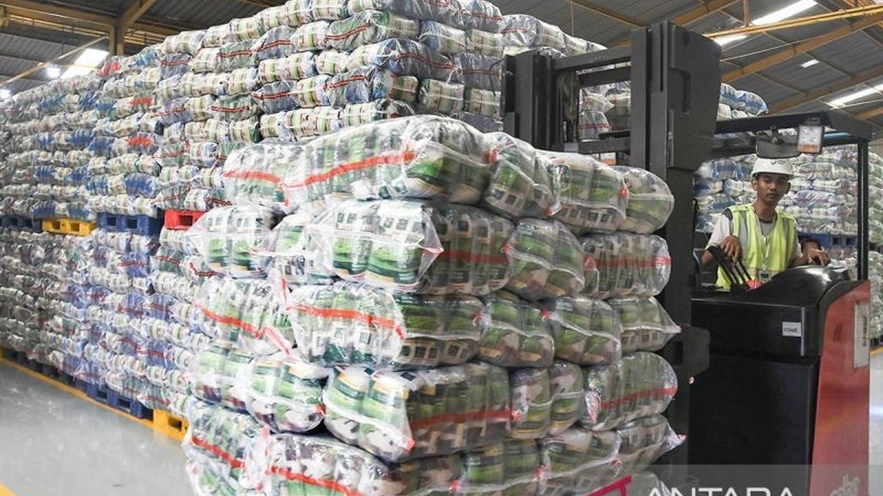 Kasus beras oplosan Food Station menyoroti pentingnya Integritas Direksi BUMD Jakarta. Evaluasi tata kelola dan pengawasan ketat menjadi prioritas demi melindungi konsumen.