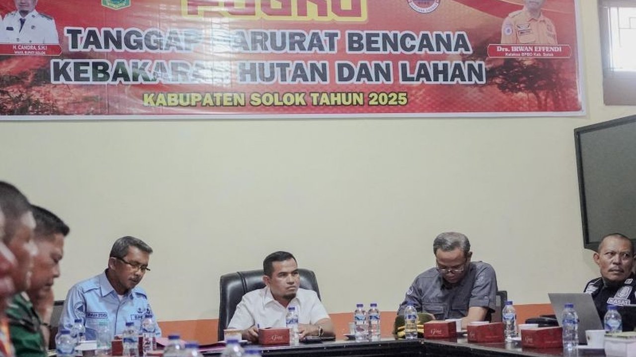 Pemerintah Kabupaten Solok menetapkan status siaga darurat karhutla setelah tanggap darurat. Pencegahan dan sosialisasi masif menjadi fokus utama menghadapi potensi titik api baru.