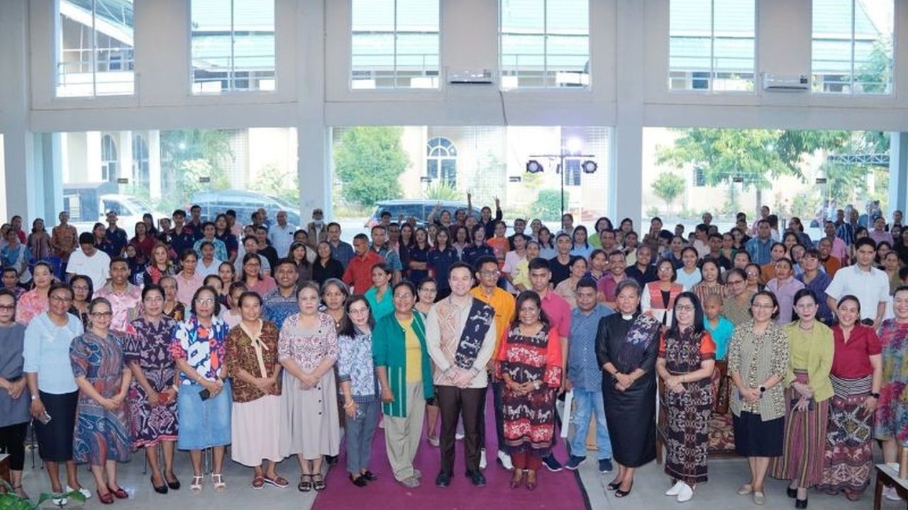 Wali Kota Kupang menyatakan dukungan penuh terhadap pendirian Pusat Layanan Autis, menandai kolaborasi strategis pemerintah dan gereja demi kota inklusif. Bagaimana implementasinya?