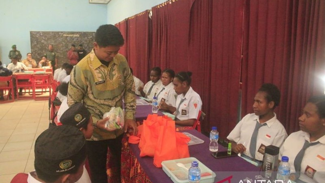 Badan Gizi Nasional (BGN) mengoptimalkan dua dapur untuk program Makan Bergizi Gratis (MBG) bagi 22 sekolah di Jayawijaya. Bagaimana strategi distribusinya?