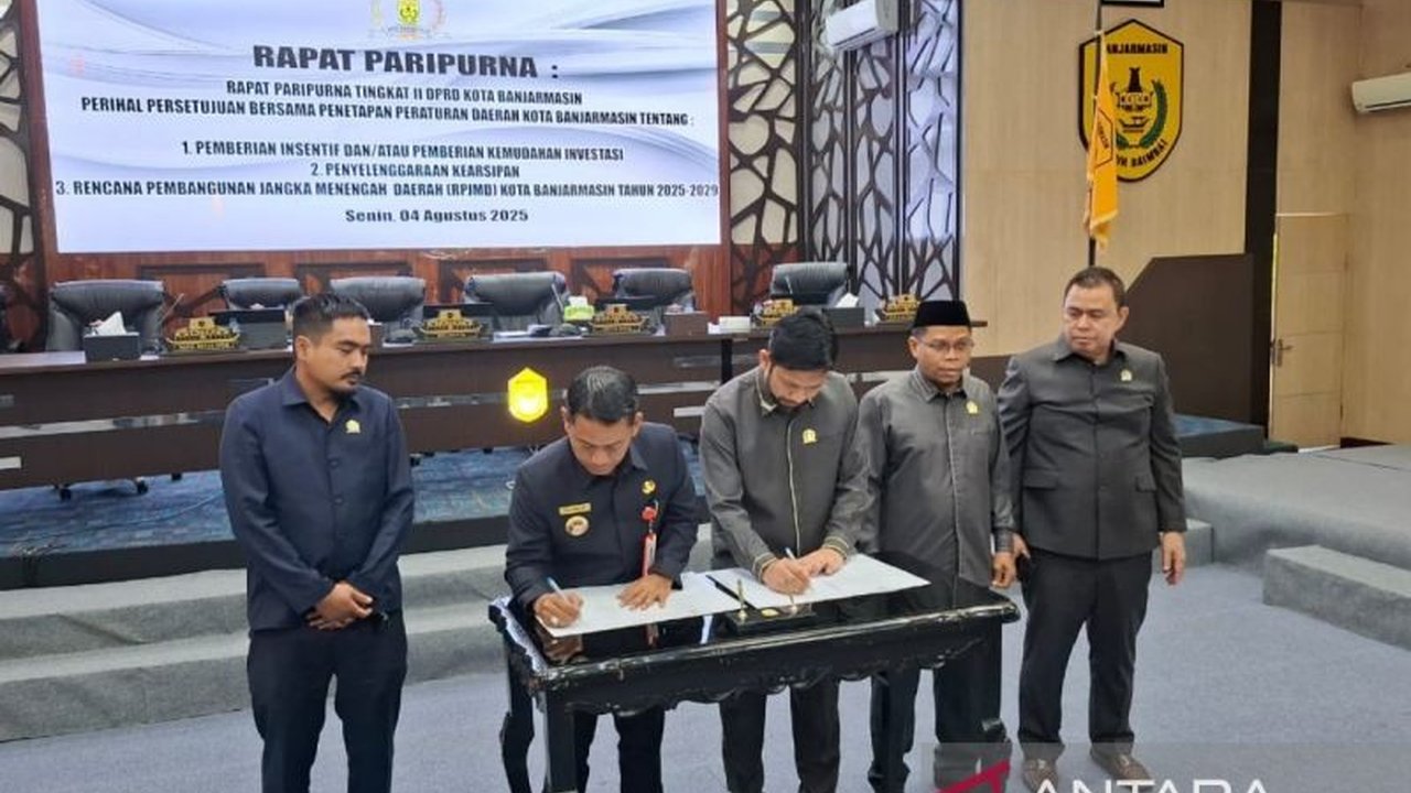 Wali Kota Banjarmasin tegaskan Perda Kearsipan penting untuk melestarikan warisan sejarah kota, melindungi arsip bernilai tinggi, dan memperkuat tata kelola pemerintahan.