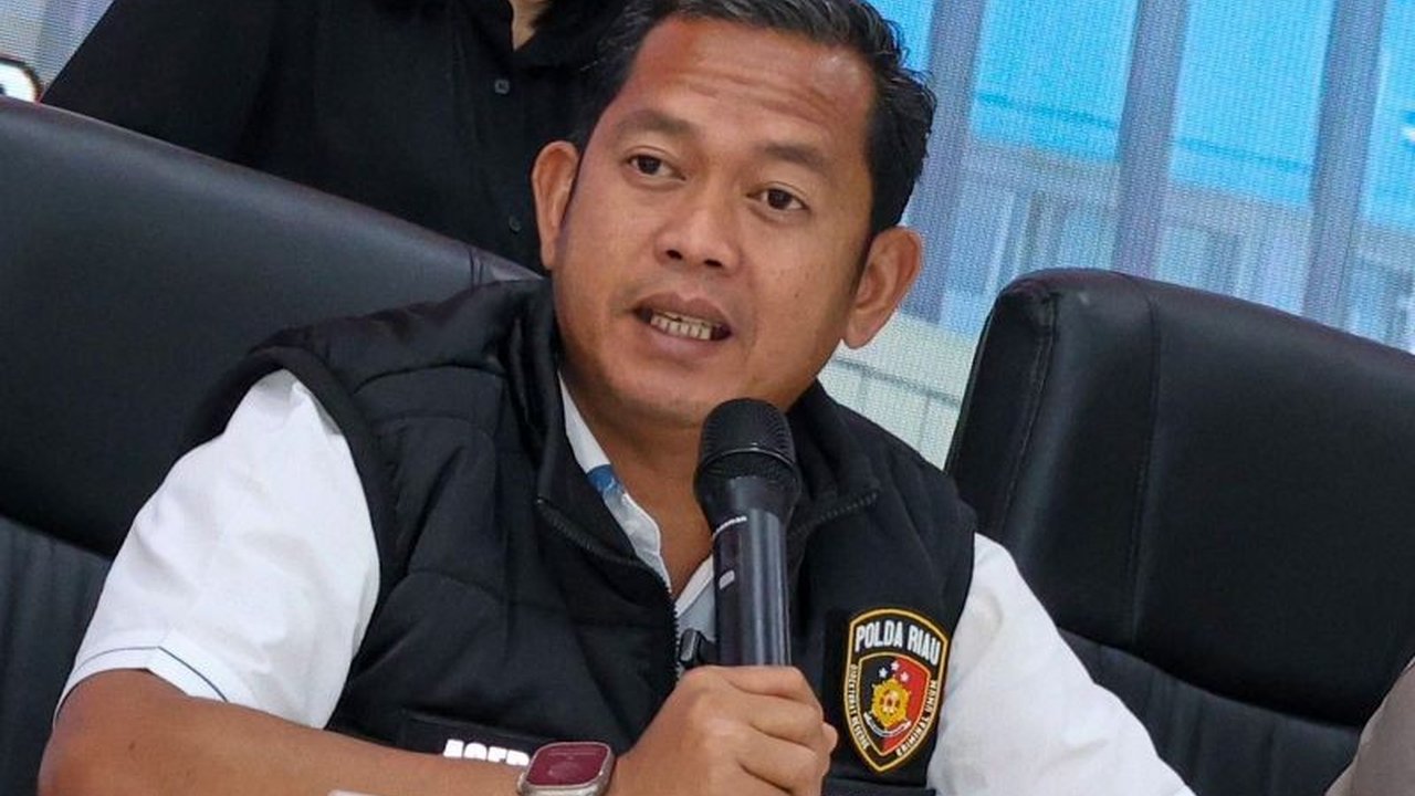 Polda Riau berhasil menggagalkan upaya pengiriman lima perempuan pekerja migran Indonesia (PMI) ilegal ke Malaysia, membongkar modus penipuan yang menjanjikan pekerjaan di luar negeri tanpa prosedur resmi.