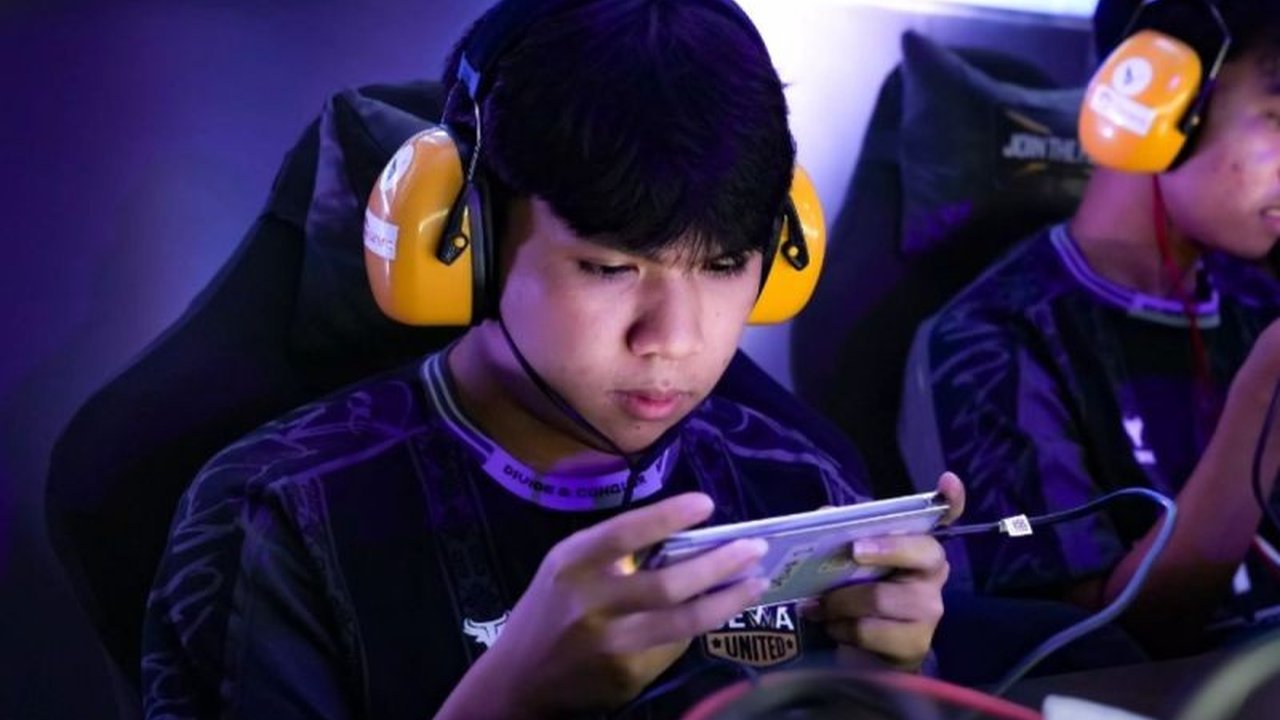 Dewa United Apollo menunjukkan performa luar biasa dengan meraih dua 'booyah' di laga pembuka playoffs Lidoma Endless Series 2025. Akankah mereka melaju ke grand final?