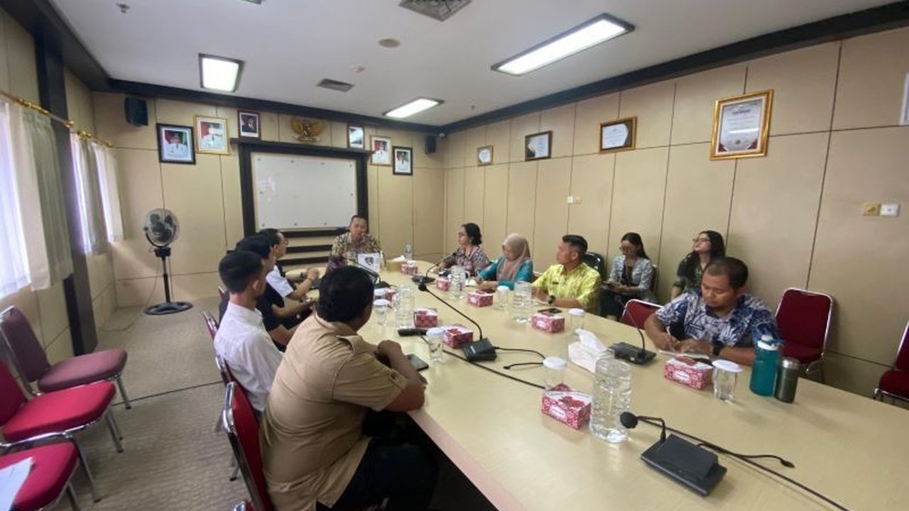 Kabupaten Bengkayang, Kalimantan Barat, siap menjadi tuan rumah Anugerah Pesona Indonesia Award 2025, sebuah ajang strategis untuk mempromosikan potensi wisata perbatasan.