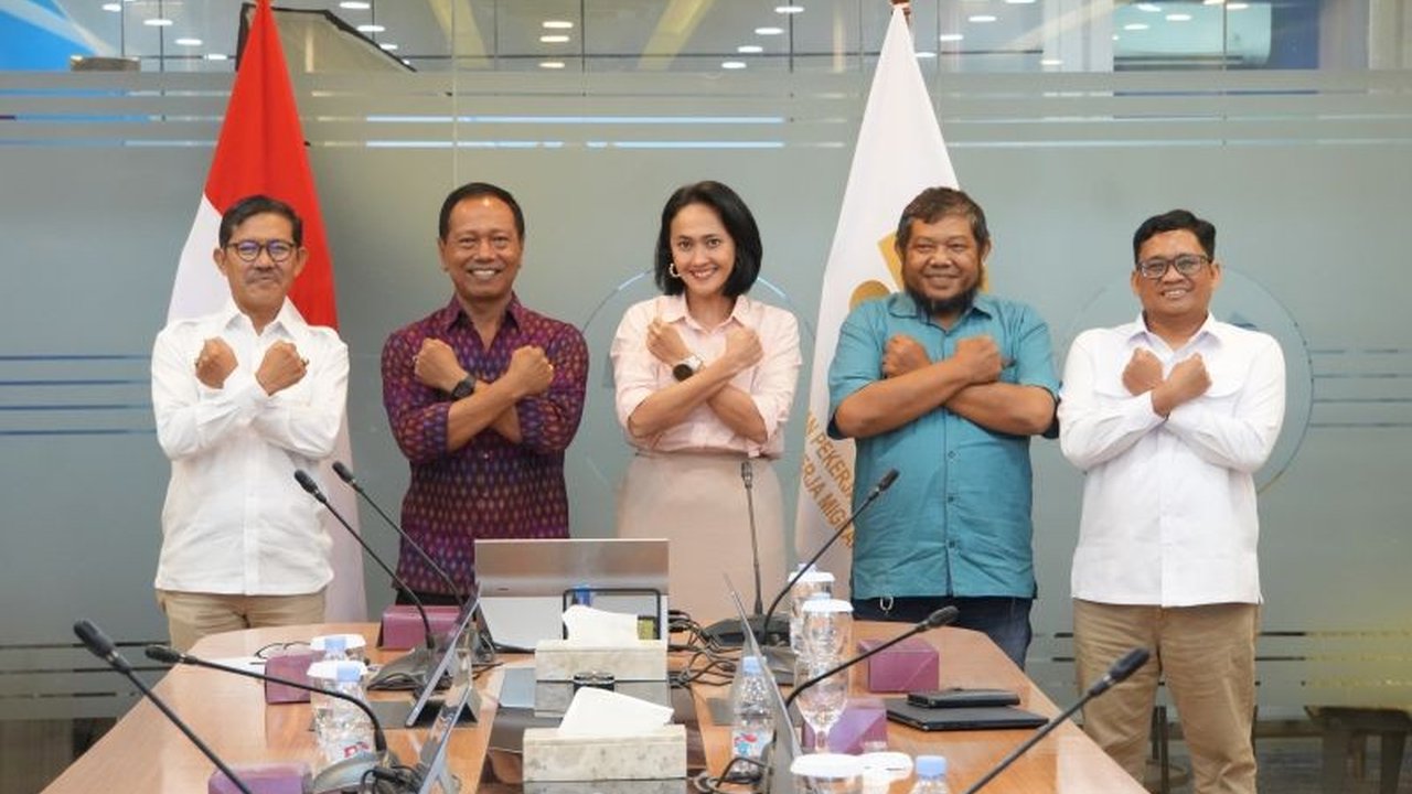 Wamen P2MI dan Sekjen KPI bertemu untuk membahas penguatan pelindungan awak kapal migran Indonesia yang bekerja di luar negeri, mengingat peluang penempatan yang besar.