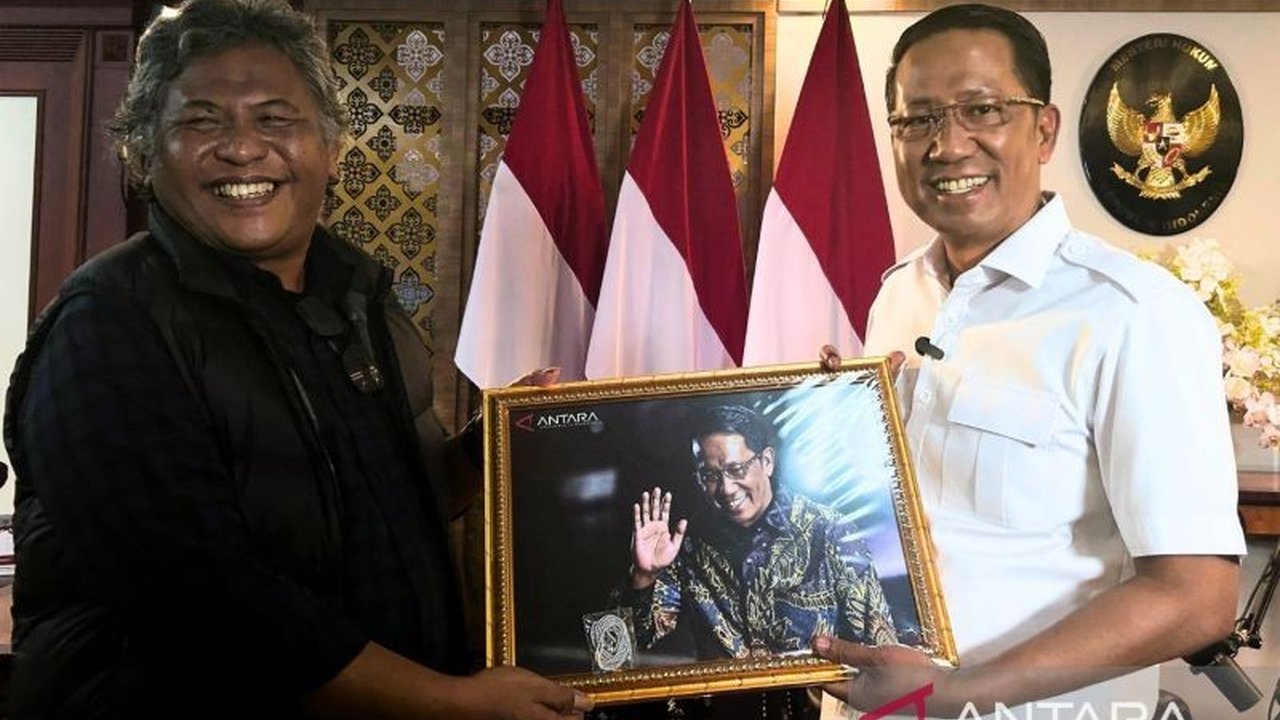 Menteri Hukum Supratman Andi Agtas menyatakan DPR akan mengambil alih inisiasi RUU Perampasan Aset, menandakan babak baru pembahasan beleid penting ini.