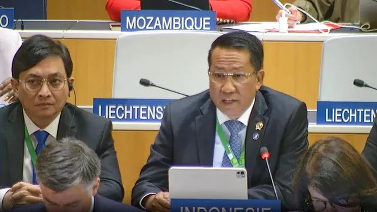 Menteri Hukum Republik Indonesia, Supratman Andi Agtas bersama Staf Khusus Presiden Bidang Ekonomi Kreatif, Yovie Widianto menghadiri pembukaan Sidang Umum ke-66 World Intellectual Property O