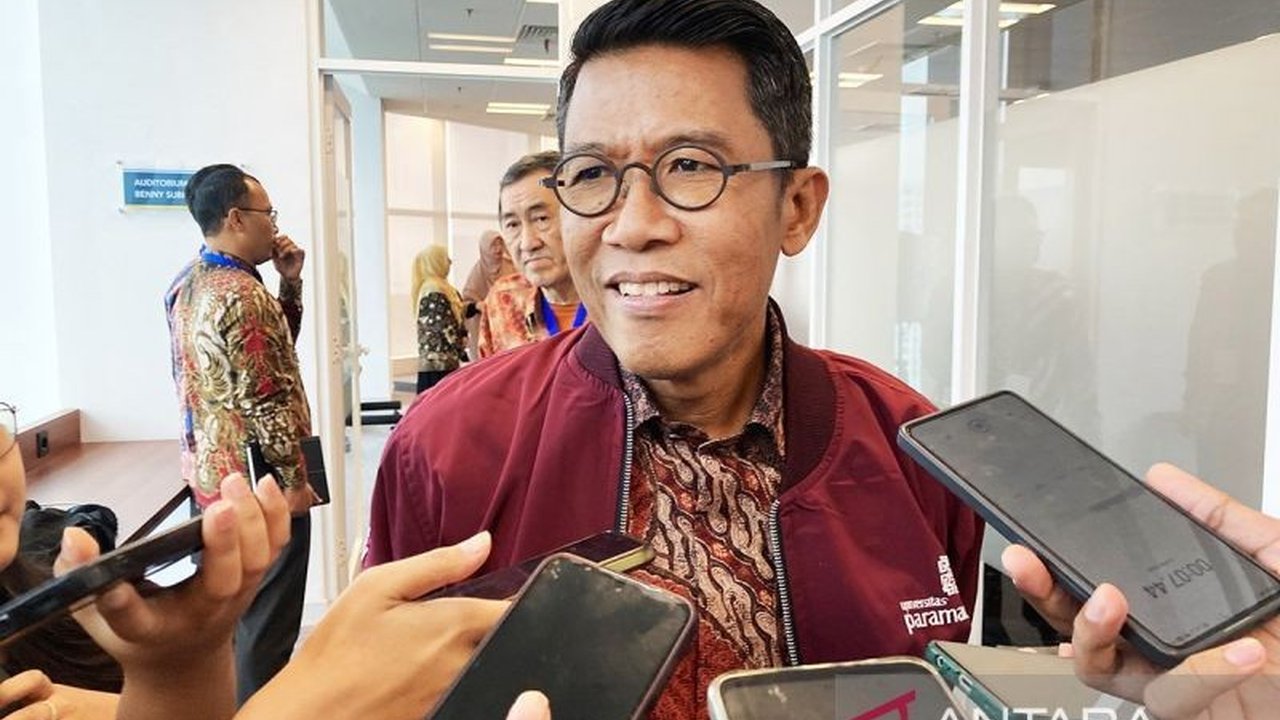 Komisi XI DPR RI menyoroti pertumbuhan ekonomi 5,12 persen pada Kuartal II 2025. Apa artinya bagi stabilitas ekonomi Indonesia di era Prabowo?