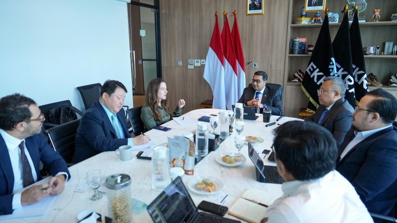 Wakil Menteri Komunikasi dan Digital Angga Raka Prabowo menekankan pentingnya Perlindungan Anak di Ruang Digital, khususnya terkait pengawasan gim seperti Roblox. Apa saja langkah pemerintah?