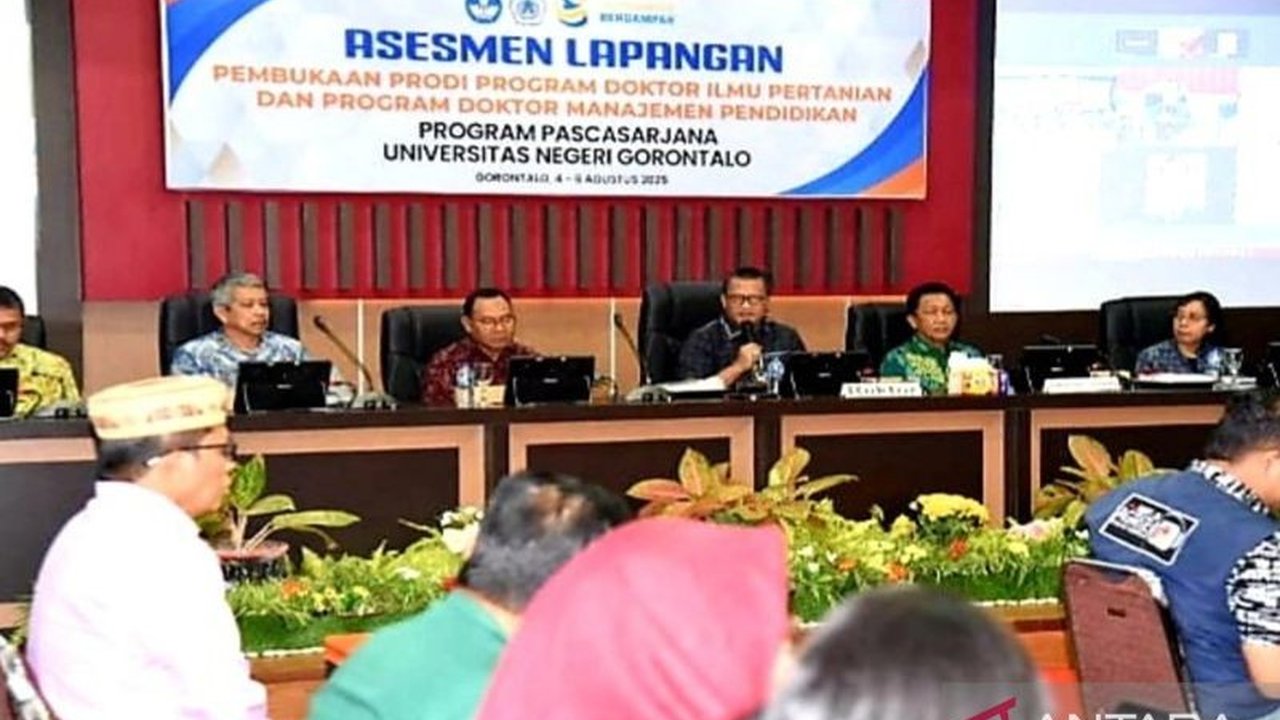 Universitas Negeri Gorontalo (UNG) membuka dua Program Doktor baru, Ilmu Pertanian dan Manajemen Pendidikan, sebagai langkah strategis memenuhi kebutuhan SDM unggul di Gorontalo dan Teluk Tomini.
