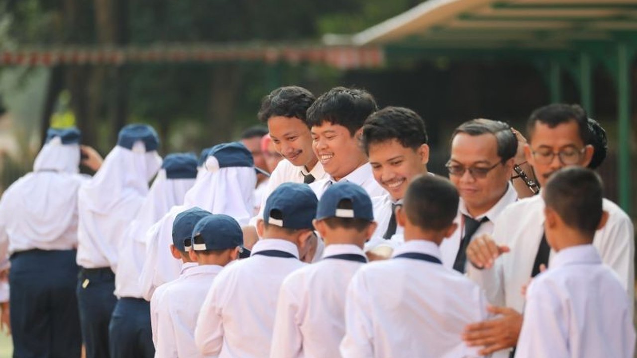 Presiden Prabowo Subianto direncanakan akan mengunjungi lokasi Sekolah Rakyat pada akhir Agustus 2025, menyusul peluncuran program penting ini yang telah dilakukan pada Juli lalu.