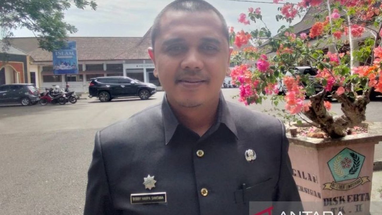 BPBD Rejang Lebong meminta masyarakat waspada terhadap dampak cuaca ekstrem yang berpotensi terjadi, siagakan personel dan alat berat untuk mitigasi.