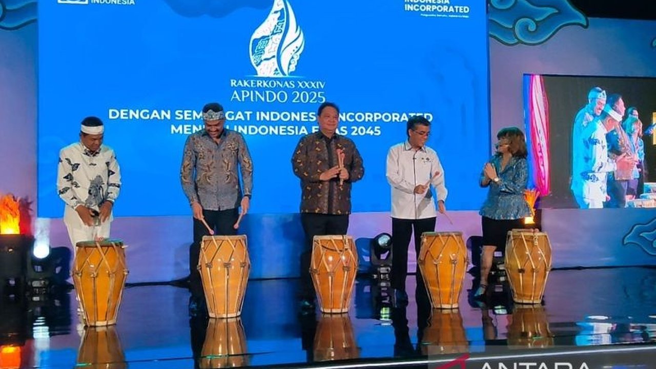 Menteri Ketenagakerjaan Yassierli menegaskan pentingnya Kesiapan SDM Indonesia menghadapi pasar internasional yang semakin terbuka. Bagaimana strategi pemerintah mendorong daya saing global?