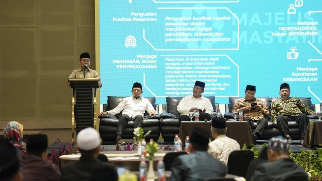 Kementerian Agama dan Majelis Masyayikh menggelar uji publik penyusunan Standar Mutu Ma'had Aly, sebuah langkah krusial untuk regenerasi ulama di Indonesia.
