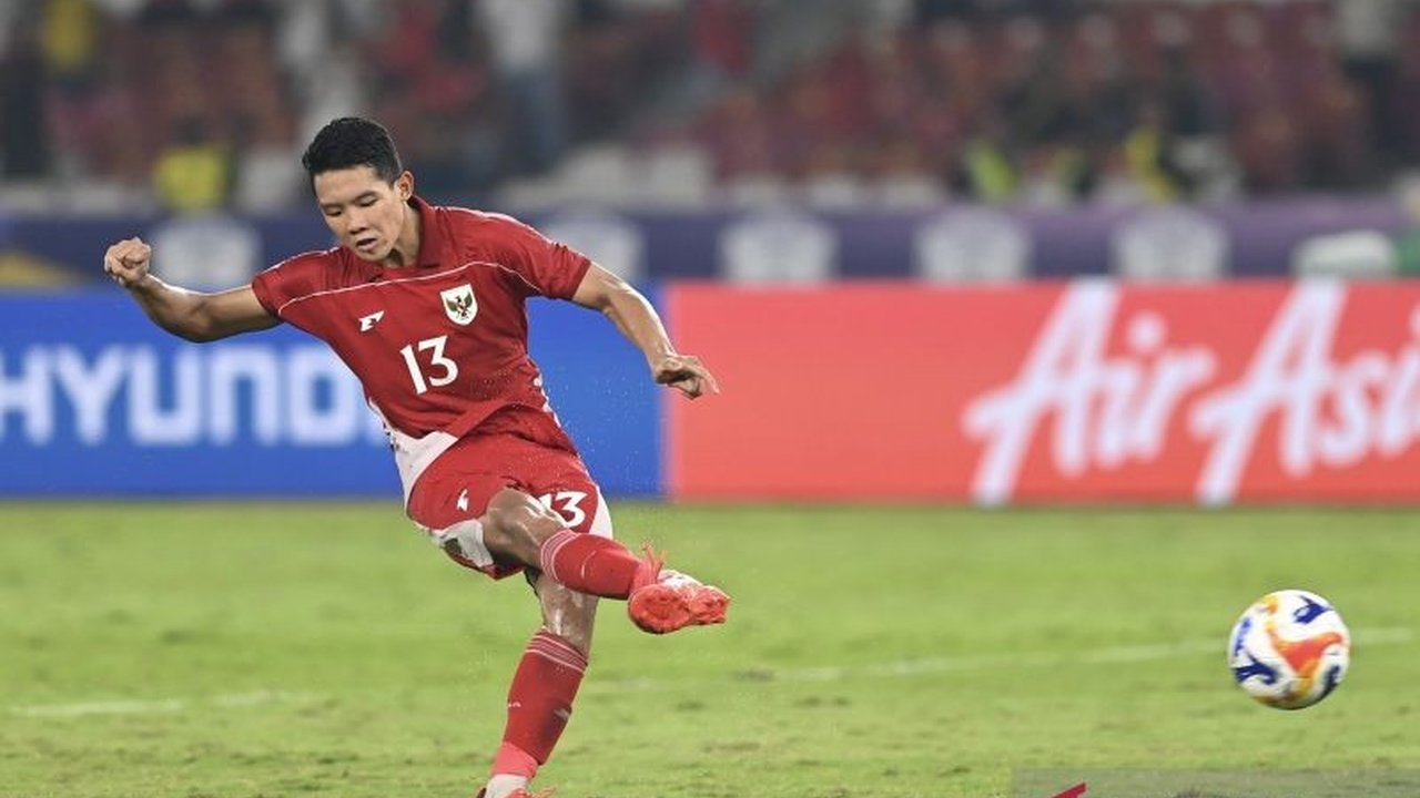 Alfharezzi Buffon, bek muda Borneo FC, bertekad keras mengamankan tempat utama di skuad Pesut Etam untuk BRI Super League 2025/2026. Mampukah ia bersaing?