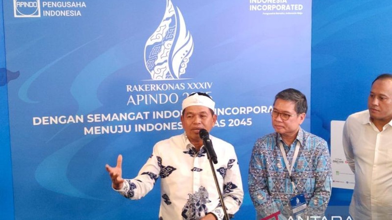 Gubernur Jabar Dedi Mulyadi menegaskan investasi berkelanjutan wajib membawa manfaat nyata bagi lingkungan dan masyarakat, bukan hanya ganti rugi sembako atau pungutan liar.