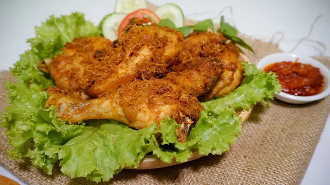 Ilustrasi Ayam Goreng Laos Credit: Depositphotos.com/zaldyzain