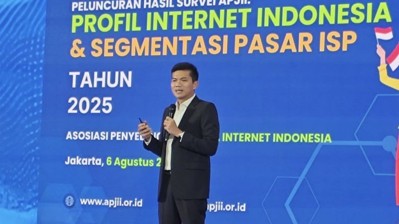 Ketua Umum APJII menyatakan harga internet terjangkau bagi semua kalangan di Indonesia. Survei Profil Internet 2025 APJII mengungkap data menarik penetrasi dan kontribusi pengguna.
