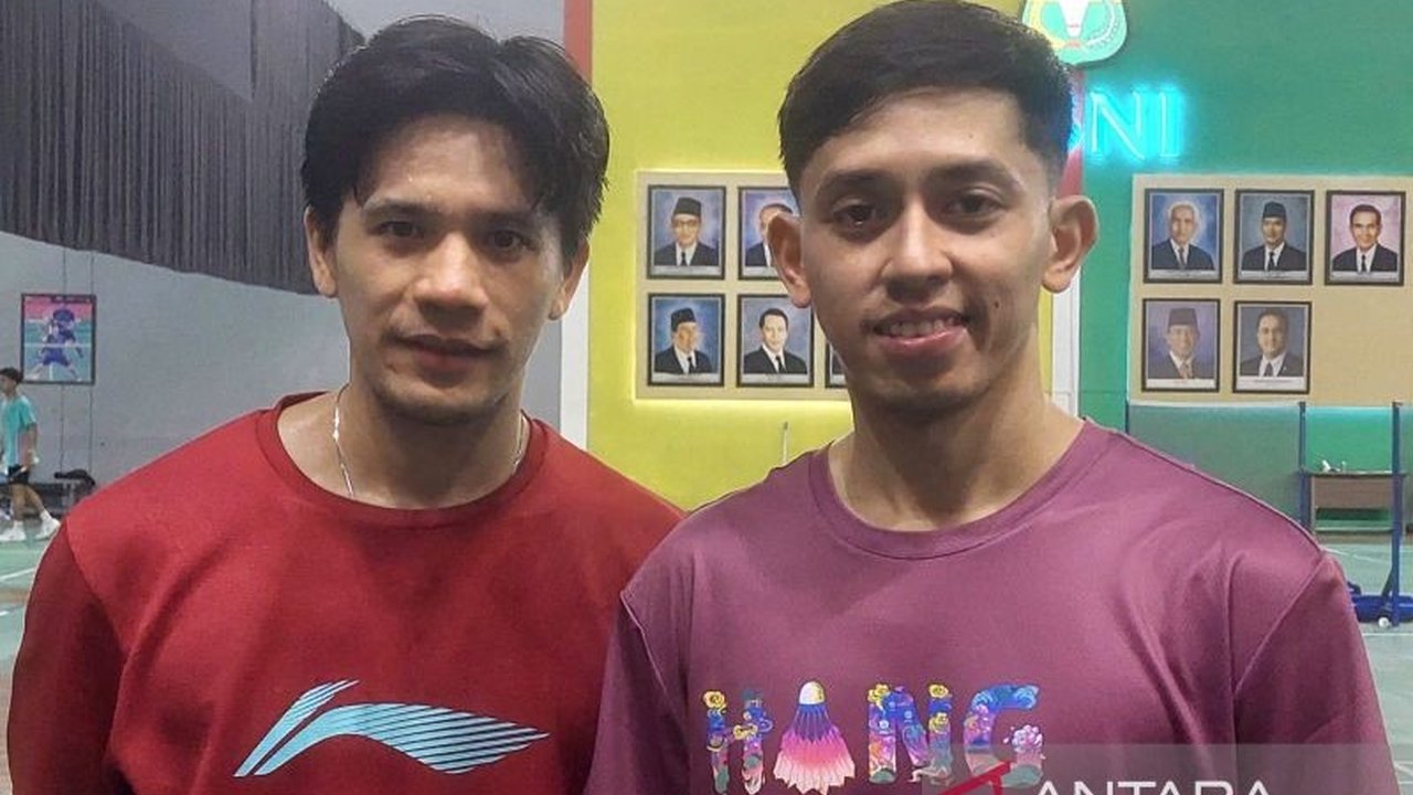 Duet baru Rian Yeremia siap menghadapi tantangan di tengah transisi ganda putra PBSI. Bagaimana adaptasi mereka setelah Rian berpisah dengan Fajar Alfian?