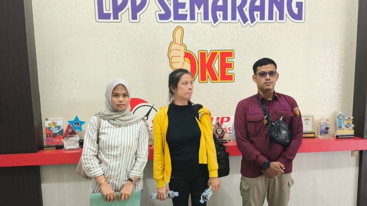 Kejari Semarang berhasil tangkap buronan penipuan Earlica alias Sherly yang telah kabur selama 12 tahun, setelah putusan berkekuatan hukum tetap.