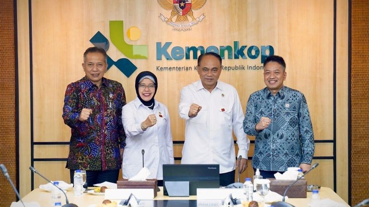 Kemenkop dan BPS sinergikan data desa untuk percepat program Koperasi Desa/Kelurahan Merah Putih (KDMP). Ini kunci utama pengentasan kemiskinan di Indonesia.